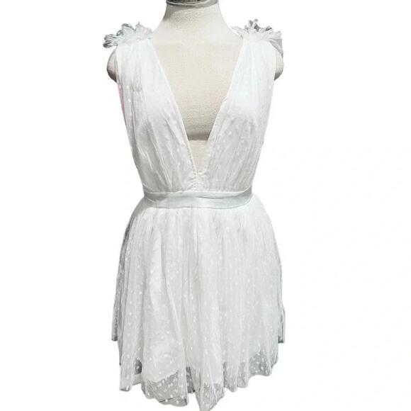 SHOWPO MARIABELLA MINI DRESS - TULLE PLUNGE DRESS IN WHITE SIZE 8 NWT - Picture 2 of 12